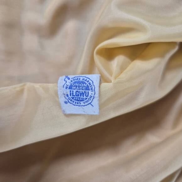 Ruby Rose USA 1960's Yellow Gold Tan Lined Vintage Coat House Coat Size Medium - Picture 5 of 7